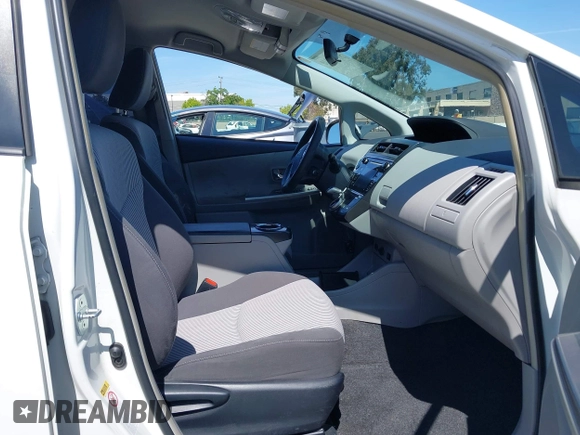 2016 Toyota Prius v Two with VIN JTDZN3EU5GJ051939, listed as a IAAI auction lot 42162040 with 275,213 mi miles. Bid and sale history available at carsss.com. Image 5.