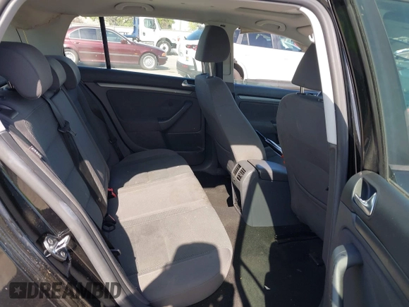 2007 Volkswagen Rabbit with VIN WVWDS91K17W024380, listed as a IAAI auction lot 42068016 with 160,433 mi miles and . Bid and sale history available at DreamBid. Image 8.