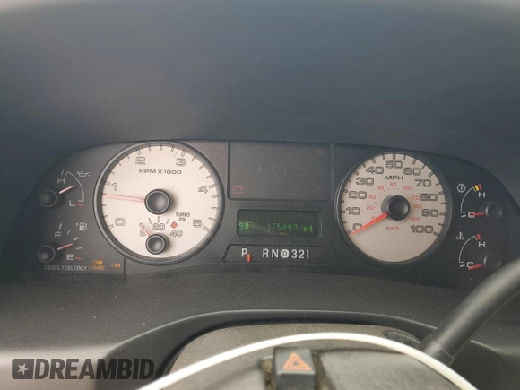 2006 Ford F-350 XL с VIN 1FTWW33PX6EA73794, выставлен на аукционе Copart как лот 54686685 с пробегом 175 409 миль миль и Списание • Salvage title. История ставок и продаж доступна на DreamBid. Изображение 9.