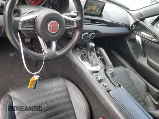 2017 FIAT 124 Spider Elaborazione Abarth z VIN JC1NFAEK6H0125940, wystawiony jako Copart lot #73291144 z przebiegiem 40 492 mil mil oraz Szkody całkowita. Historia ofert i sprzedaży dostępna na DreamBid. Obrazek 8.