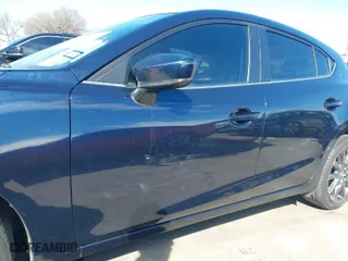 2018 Mazda Mazda3 5-Door Touring with VIN 3MZBN1L37JM272319, listed as a IAAI auction lot 41387550 with 21,376 mi miles. Bid and sale history available at carsss.com. Image 6.