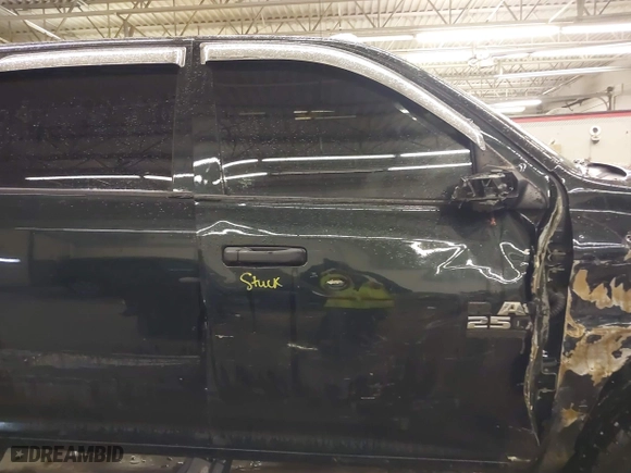 2018 Ram 2500 Tradesman with VIN 3C6UR5CJ3JG121229, listed as a IAAI auction lot 41679189 with 95,956 mi miles. Bid and sale history available at carsss.com. Image 5.