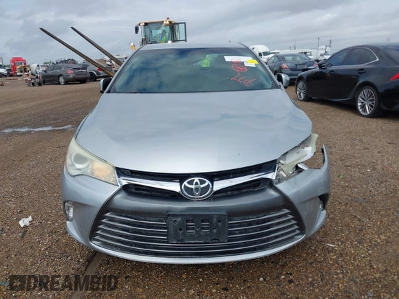 2015 Toyota Camry XLE with VIN 4T1BF1FK1FU475840, listed as a IAAI auction lot 41916282 with 104,881 mi miles. Bid and sale history available at carsss.com. Image 12.