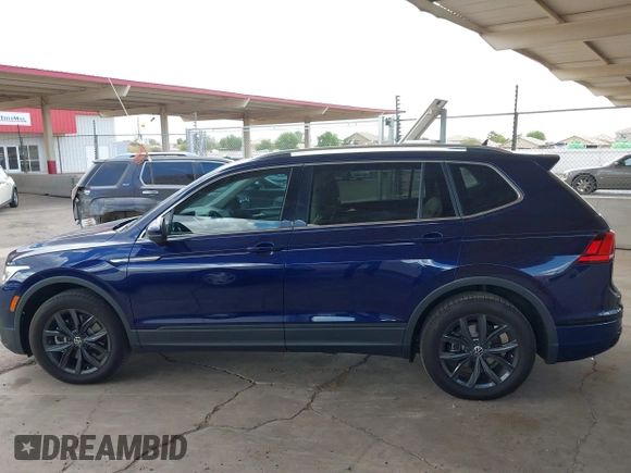 2024 Volkswagen Tiguan SE with VIN 3VVNB7AX0RM057508, listed as a IAAI auction lot 42816004 with 9,334 mi miles and . Bid and sale history available at DreamBid. Image 14.