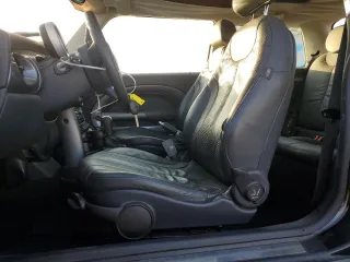 2004 MINI Hardtop with VIN WMWRC33484TJ59008, listed as a Copart auction lot 46003105 with 83,303 mi miles and Salvage Title. Bid and sale history available at DreamBid. Image 7.