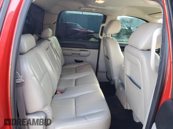 2011 Chevrolet Silverado 1500 LT with VIN 3GCPKSE33BG384670, listed as a Copart auction lot 52565855 with 184,904 mi miles and Non Repairable. Bid and sale history available at DreamBid. Image 10.