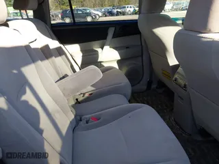 2009 Toyota Highlander with VIN JTEES41A592133137, listed as a IAAI auction lot 41785069 with 164,262 mi miles. Bid and sale history available at carsss.com. Image 8.
