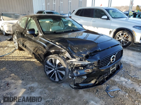 2022 Volvo S60 Momentum with VIN 7JRL12TZ5NG158124, listed as a Copart auction lot 87579885 with 31,035 mi miles and Clean Title. Bid and sale history available at carsss.com. Image 4.