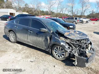 2015 Nissan Altima 2.5 with VIN 1N4AL3AP5FC289298, listed as a IAAI auction lot 41420327 with 138,544 mi miles. Bid and sale history available at carsss.com. Image 1.