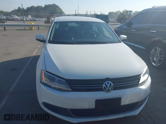 2014 Volkswagen Jetta SE с VIN 3VWD17AJ3EM222192, выставлен на аукционе IAAI как лот 42794521 с пробегом 138 199 миль миль и . История ставок и продаж доступна на DreamBid. Изображение 6.
