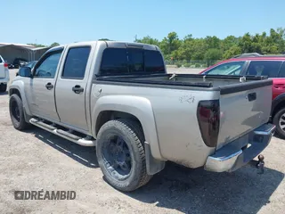 2005 GMC Canyon 1SF SLE Z71 z VIN 1GTDT136958143066, wystawiony jako IAAI lot #42191864 z przebiegiem 192 584 mil mil oraz . Historia ofert i sprzedaży dostępna na DreamBid. Obrazek 3.