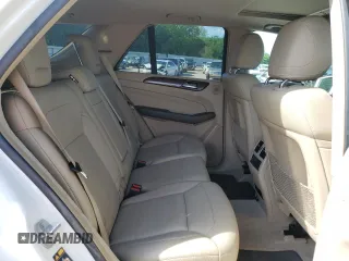 2013 Mercedes-Benz M 350 z VIN 4JGDA2EB5DA150900, wystawiony jako Copart lot #53835195 z przebiegiem 123 411 mil mil oraz Szkoda całkowita • Salvage title. Historia ofert i sprzedaży dostępna na DreamBid. Obrazek 11.