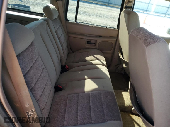 2001 Ford Explorer XLT with VIN 1FMZU83P61ZA38750, listed as a Copart auction lot 48524285 with 245,305 mi miles and Clean title. Bid and sale history available at DreamBid. Image 11.