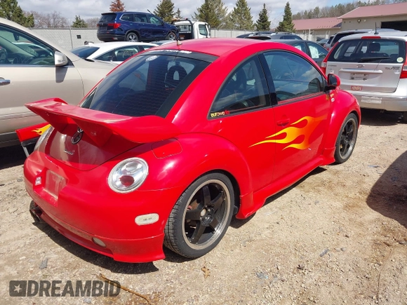 2000 Volkswagen Beetle GLX with VIN 3VWDD21C9YM430514, listed as a IAAI auction lot 41975527 with 127,964 mi miles and . Bid and sale history available at DreamBid. Image 4.