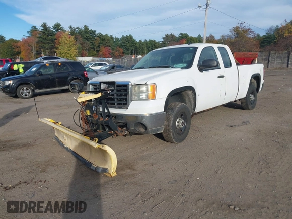 2009 GMC Sierra 2500HD z VIN 1GTHK49K69E135170, wystawiony jako IAAI lot #40495900 z przebiegiem 209 739 mil mil oraz . Historia ofert i sprzedaży dostępna na DreamBid. Obrazek 2.