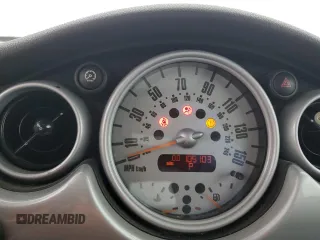 2003 MINI Hardtop с VIN WMWRC33493TE14900, выставлен на аукционе Copart как лот 44817555 с пробегом 105 103 миль миль и Списание • Salvage title. История ставок и продаж доступна на DreamBid. Изображение 9.