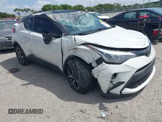 2020 Toyota C-HR LE z VIN NMTKHMBX7LR109784, wystawiony jako IAAI lot #41800460 z przebiegiem 30 514 mil mil oraz . Historia ofert i sprzedaży dostępna na DreamBid. Obrazek 1.