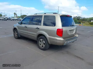 2005 Honda Pilot EX-L with VIN 5FNYF18515B010116, listed as a IAAI auction lot 41762150 with 217,954 mi miles. Bid and sale history available at carsss.com. Image 3.