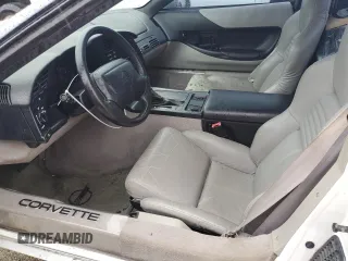 1995 Chevrolet Corvette z VIN 1G1YY22PXS5115866, wystawiony jako Copart lot #74983214 z przebiegiem Nie podano mil oraz Szkoda całkowita • Salvage title. Historia ofert i sprzedaży dostępna na DreamBid. Obrazek 8.