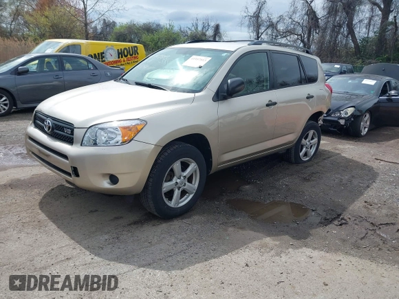 2006 Toyota RAV4 with VIN JTMZK33V365000984, listed as a IAAI auction lot 41957813 with 121,527 mi miles. Bid and sale history available at carsss.com. Image 2.