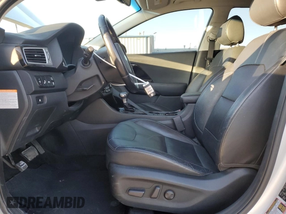 2019 Kia Niro Touring with VIN KNDCE3LC9K5215999, listed as a Copart auction lot 84847314 with 95,880 mi miles and Salvage Title. Bid and sale history available at carsss.com. Image 7.
