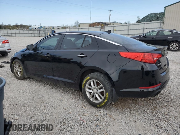 2013 Kia Optima LX z VIN 5XXGM4A77DG132022, wystawiony jako Copart lot #52178515 z przebiegiem 143 611 mil mil oraz Szkoda całkowita • Salvage title. Historia ofert i sprzedaży dostępna na DreamBid. Obrazek 2.