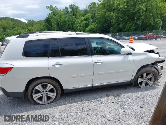 2013 Toyota Highlander Limited with VIN 5TDDK3EHXDS277513, listed as a IAAI auction lot 42506268 with 246,346 mi miles and . Bid and sale history available at DreamBid. Image 13.