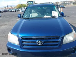2005 Toyota Highlander with VIN JTEGP21A850067199, listed as a IAAI auction lot 41947598 with 224,108 mi miles. Bid and sale history available at carsss.com. Image 6.