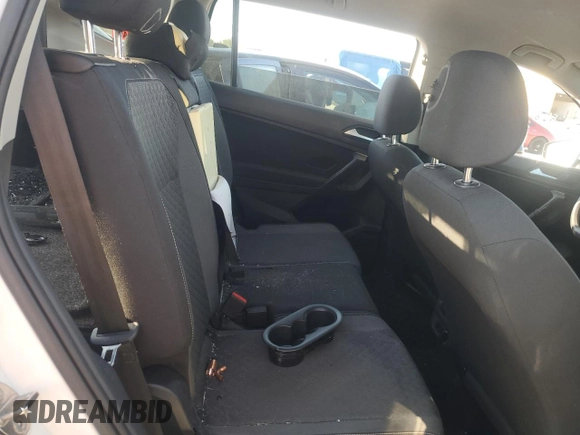 2021 Volkswagen Tiguan S z VIN 3VV1B7AX1MM155177, wystawiony jako Copart lot #70585534 z przebiegiem Nie podano mil oraz Szkoda całkowita • Salvage title. Historia ofert i sprzedaży dostępna na DreamBid. Obrazek 11.