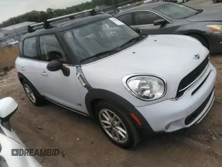 2015 MINI Cooper Countryman S with VIN WMWZC5C51FWP48214, listed as a IAAI auction lot 42102174 with 181,917 mi miles. Bid and sale history available at carsss.com. Image 1.