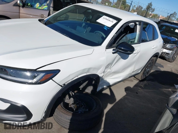 2024 Honda HR-V Sport with VIN 3CZRZ2H57RM743851, listed as a IAAI auction lot 41060626 with 14,786 mi miles. Bid and sale history available at carsss.com. Image 6.