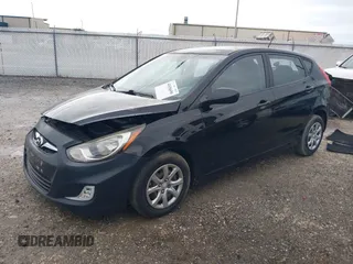 2013 Hyundai Accent GS z VIN KMHCT5AE7DU096831, wystawiony jako IAAI lot #41656690 z przebiegiem 91 442 mil mil oraz . Historia ofert i sprzedaży dostępna na DreamBid. Obrazek 2.