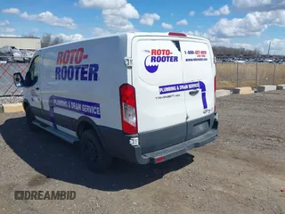 2015 Ford Transit Cargo z VIN 1FTNR1ZM1FKA46909, wystawiony jako IAAI lot #42092389 z przebiegiem 216 806 mil mil oraz . Historia ofert i sprzedaży dostępna na DreamBid. Obrazek 3.