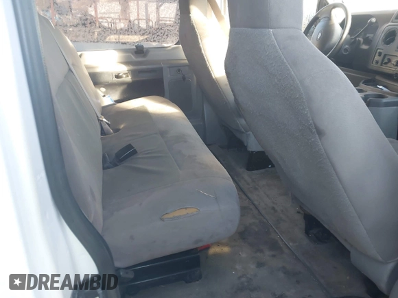 2013 Ford Econoline Passenger XL с VIN 1FBSS3BL2DDA76608, выставлен на аукционе IAAI как лот 41393919 с пробегом Не указан миль и . История ставок и продаж доступна на DreamBid. Изображение 8.