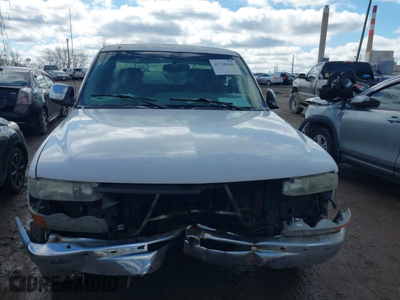 2002 Chevrolet Silverado 1500 LT with VIN 2GCEK19T521384478, listed as a IAAI auction lot 41728440 with 223,338 mi miles. Bid and sale history available at carsss.com. Image 6.