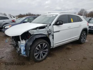 2021 Volkswagen Atlas SEL Premium R-Line with VIN 1V2FE2CA2MC206046, listed as a Copart auction lot 44449843 with 13,805 mi miles and Salvage title. Bid and sale history available at DreamBid. Image 1.