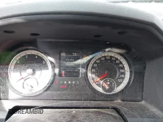 2016 Ram 1500 Express z VIN 1C6RR6FG1GS107293, wystawiony jako IAAI lot #42180339 z przebiegiem 182 237 mil mil oraz . Historia ofert i sprzedaży dostępna na DreamBid. Obrazek 7.