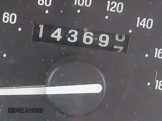 2000 Ford Explorer XLT z VIN 1FMZU73X0YZC01123, wystawiony jako IAAI lot #41487199 z przebiegiem 143 697 mil mil oraz . Historia ofert i sprzedaży dostępna na DreamBid. Obrazek 15.