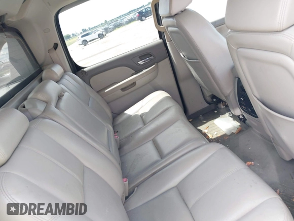 2007 Chevrolet Avalanche 1LT z VIN 3GNFK123X7G171093, wystawiony jako IAAI lot #42766281 z przebiegiem 307 643 mil mil oraz . Historia ofert i sprzedaży dostępna na DreamBid. Obrazek 8.