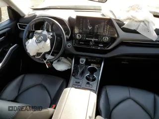 2021 Toyota Highlander XLE with VIN 5TDGZRBH4MS078778, listed as a Copart auction lot 56496855 with 35,563 mi miles and Salvage title. Bid and sale history available at DreamBid. Image 8.