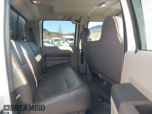 2010 Ford Super Duty F-250 SRW XL with VIN 1FTSW2B59AEB36692, listed as a IAAI auction lot 41517219 with 43,151 mi miles. Bid and sale history available at carsss.com. Image 8.