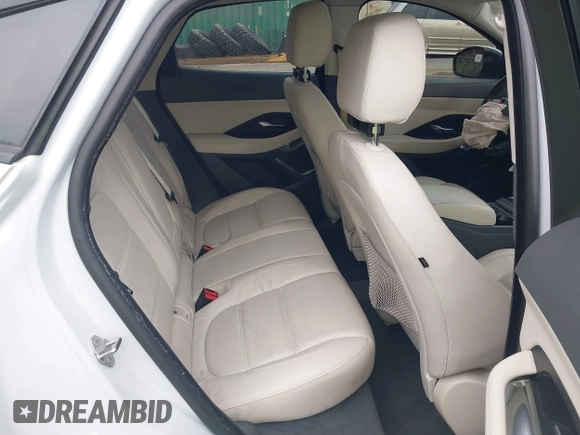 2019 Jaguar E-Pace S z VIN SADFJ2FX9K1Z43027, wystawiony jako IAAI lot #40888936 z przebiegiem 67 354 mil mil oraz . Historia ofert i sprzedaży dostępna na DreamBid. Obrazek 8.