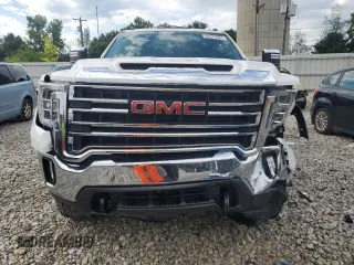 2022 GMC Sierra 3500HD SLT z VIN 1GT49UEY3NF180060, wystawiony jako Copart lot #65376524 z przebiegiem 79 395 mil mil oraz Tytuł czysty. Historia ofert i sprzedaży dostępna na DreamBid. Obrazek 5.