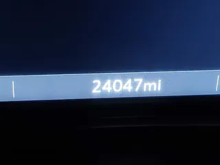 2023 Chevrolet Traverse RS z VIN 1GNEVJKW4PJ187303, wystawiony jako IAAI lot #41582948 z przebiegiem 24 047 mil mil oraz . Historia ofert i sprzedaży dostępna na DreamBid. Obrazek 16.