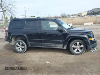 2017 Jeep Patriot High Altitude с VIN 1C4NJRFB5HD206001, выставлен на аукционе IAAI как лот 42000028 с пробегом 101 457 миль миль и . История ставок и продаж доступна на DreamBid. Изображение 13.