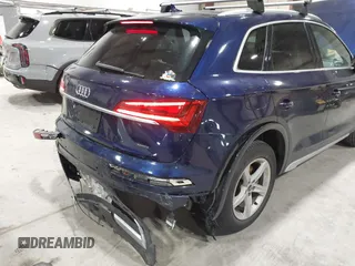 2021 Audi Q5 Premium with VIN WA1AAAFY5M2060669, listed as a IAAI auction lot 41485633 with 31,182 mi miles. Bid and sale history available at carsss.com. Image 17.