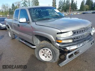 2000 Chevrolet Silverado 2500 LT with VIN 1GCGK29U4YE237504, listed as a IAAI auction lot 41980348 with 243,330 mi miles. Bid and sale history available at carsss.com. Image 1.