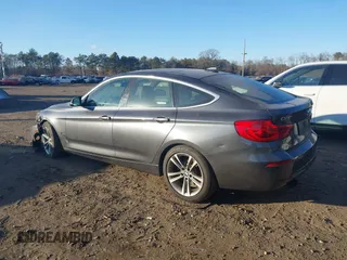 2018 BMW 3 Series 330i xDrive with VIN WBA8Z9C52JG828478, listed as a IAAI auction lot 41326732 with 86,463 mi miles. Bid and sale history available at carsss.com. Image 3.
