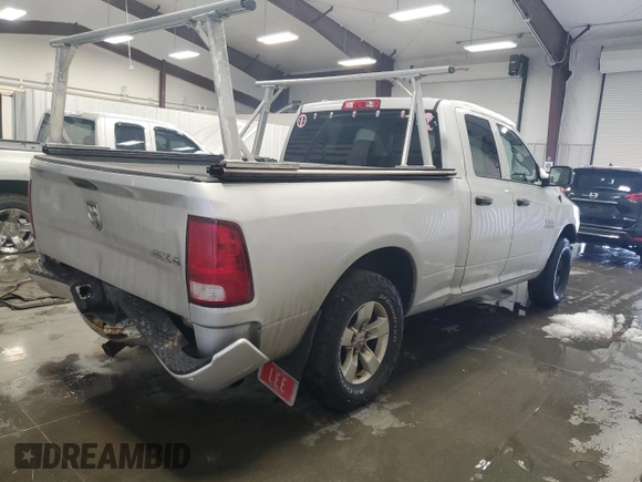 2018 Ram 1500 Express z VIN 1C6RR7FGXJS215702, wystawiony jako Copart lot #51058425 z przebiegiem 183 199 mil mil oraz Szkoda całkowita • Salvage title. Historia ofert i sprzedaży dostępna na DreamBid. Obrazek 3.