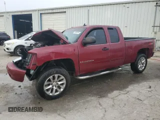 2007 Chevrolet Silverado 1500 LT w/1LT with VIN 1GCEC19007Z599753, listed as a Copart auction lot 88980085 with 215,387 mi miles and Non Repairable. Bid and sale history available at carsss.com. Image 1.